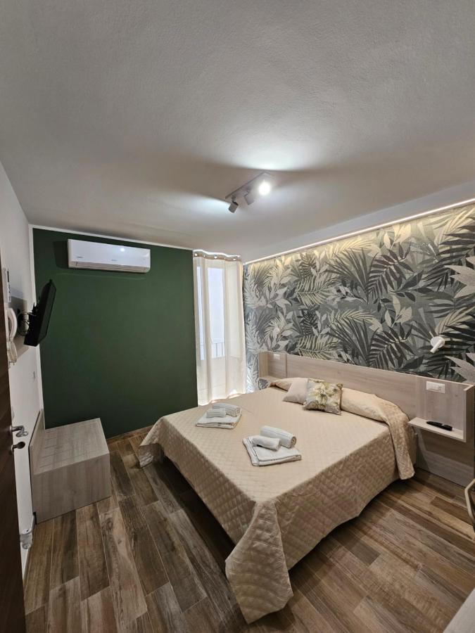 Zaffiro'S House Hotel Cefalu Exterior photo