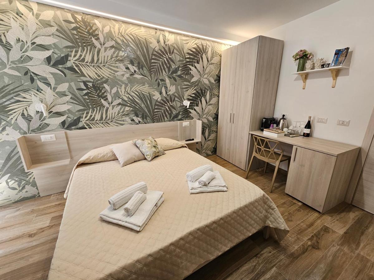 Zaffiro'S House Hotel Cefalu Exterior photo